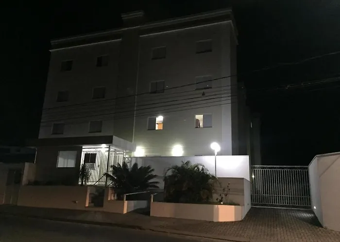 Novíssimo Apto no CENTRO de Águas de São Pedro