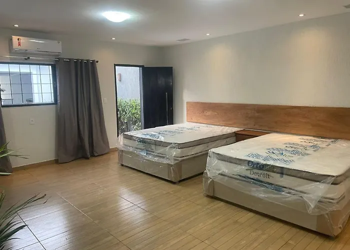Linda casa com jacuzzi no coração de ponta negra Vila Natal com piscina