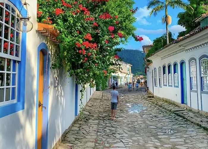 Mai Chameguin Hospedagens Paraty