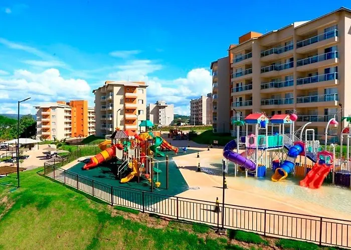 Apartamento em Caldas Novas - Estrutura de Resort localizado a beira do Lago Corumbá V