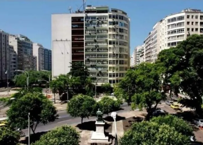 Copacabana Rua Tranquila E Arborizada Perto De Tudo Posto 2 Rio de Janeiro aceita animais de estimação