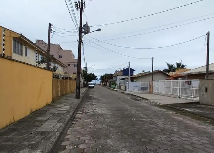 Matinhos 150 Metros Da Praia que aceita animais de estimação