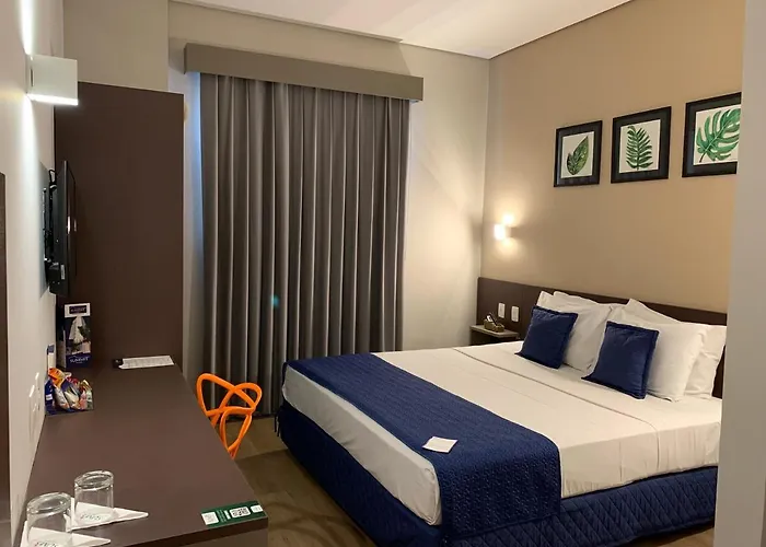 Summit Suites Hotel - Pindamonhangaba - um hotel de 3 estrelas
