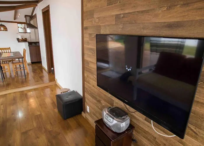 Casa charmosa em condomínio Brasília