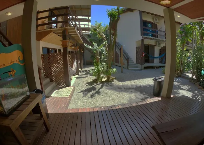 Pousada El Patio Da Ferrugem Uma Quadra Da Praia Garopaba