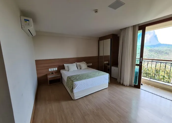 Vista Para Pedra Azul E Tv De 85"