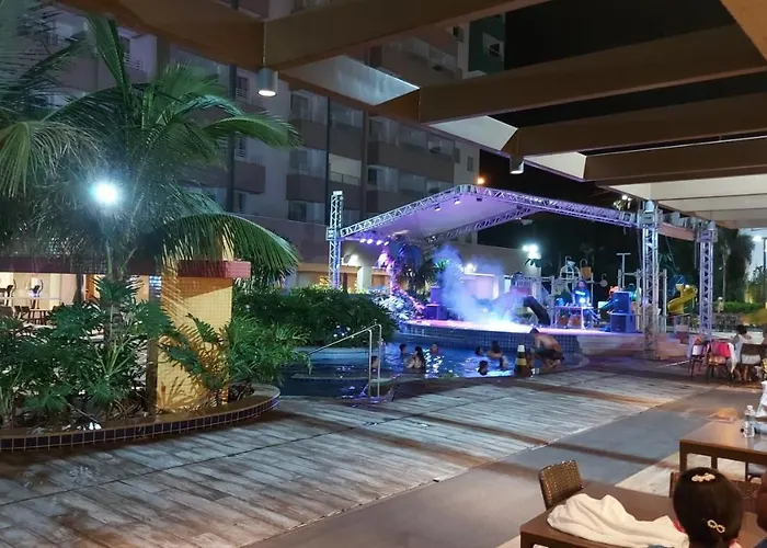 Flat no Olímpia Park Resort, 2 quartos, com suíte e varanda