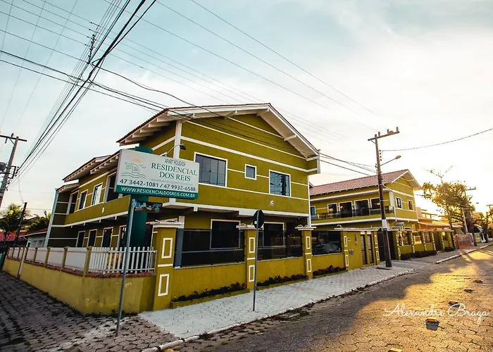 Apartpousada Residencial Dos Reis Sao Francisco do Sul