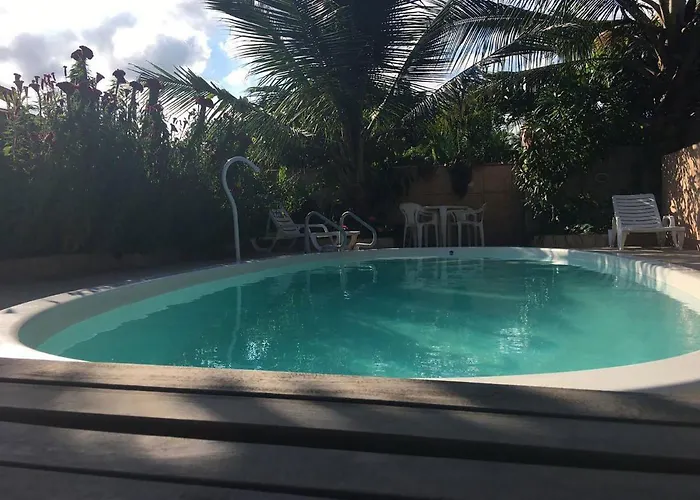 Suíte 1 com piscina e wifi em Caraguatatuba