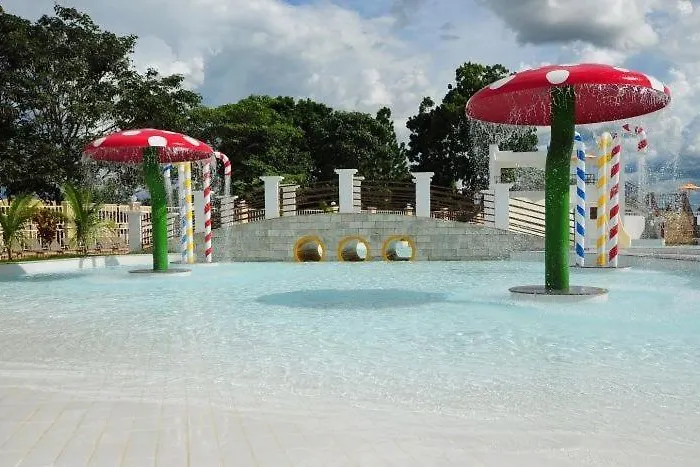 Lacqua diRoma com Parque Aquático e Cozinha Caldas Novas