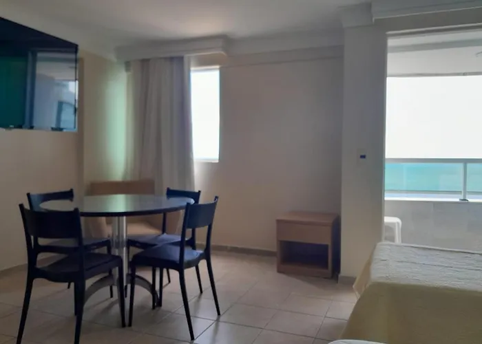 Quarto em condomínio beira-mar Recife