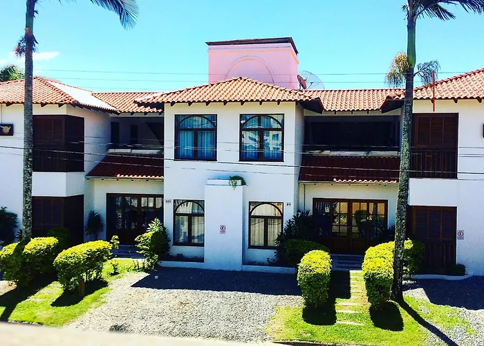 Oceano Pousada - Buffet de café da manhã e serviço de quarto diário Bombinhas