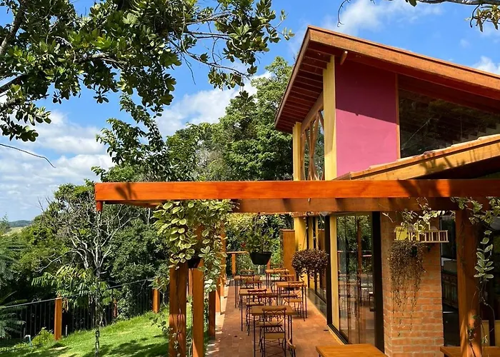 Espirito Santo do Pinhal Hotels