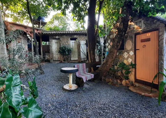 NOMADAS chalés, mini casinhas, bangalôs , área de camping e cozinha compartilhada Bonito 