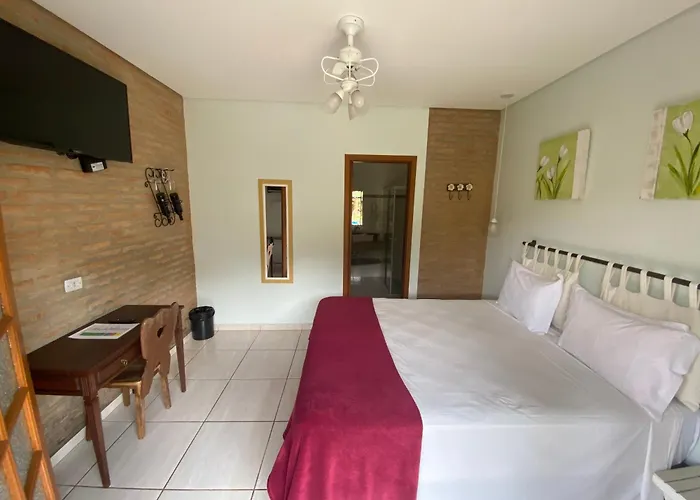 Villa Cottage Pousada Monte Alegre do Sul