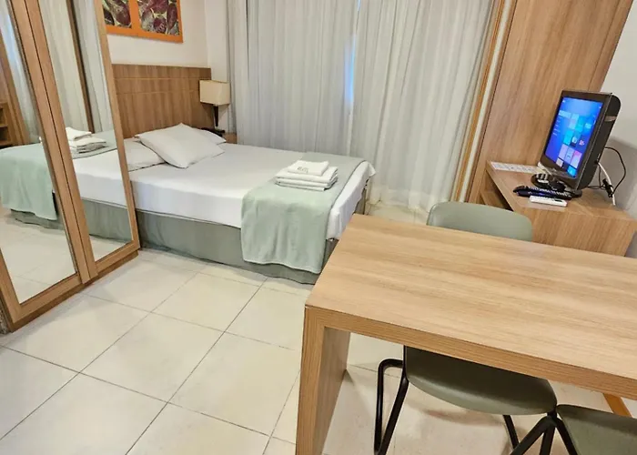 Flat Saint Moritz Express, Shn Quadra 1, Com Estacionamento Gratis, Estacao De Recarga De Carro Eletrico,Ao Lado Da Esplanada Dos Ministerios, Proximo Ao Estadio Mane Garrincha, Com Wi-Fi, Smart Tv, Piscina, Academia, Sauna, Hidromassagem By Rei Dos 