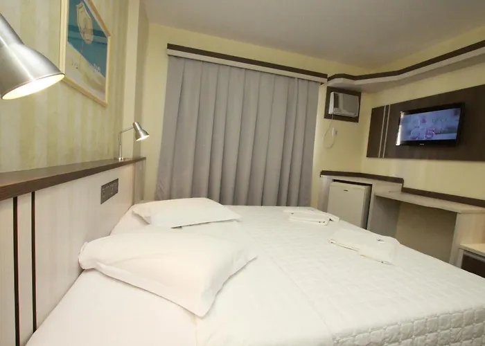 Hotéis perto de Monumento Cristo Luz