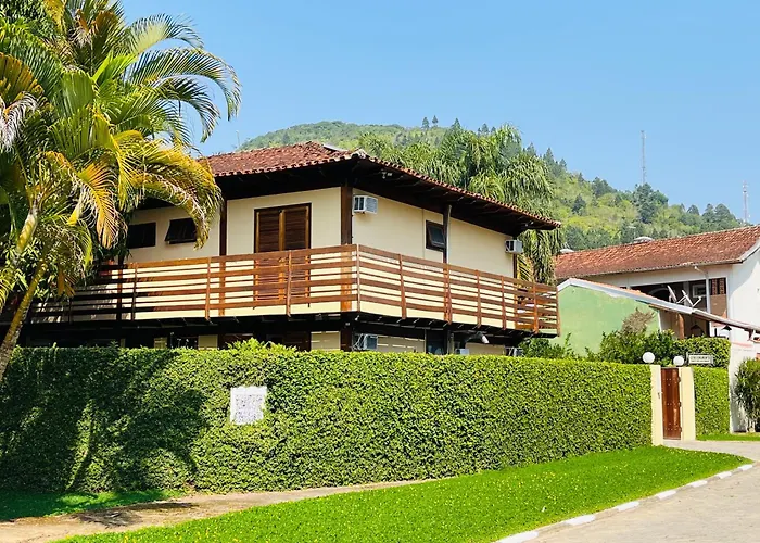 Pousada Canto Dos Golfinhos Ubatuba com campo de golfe