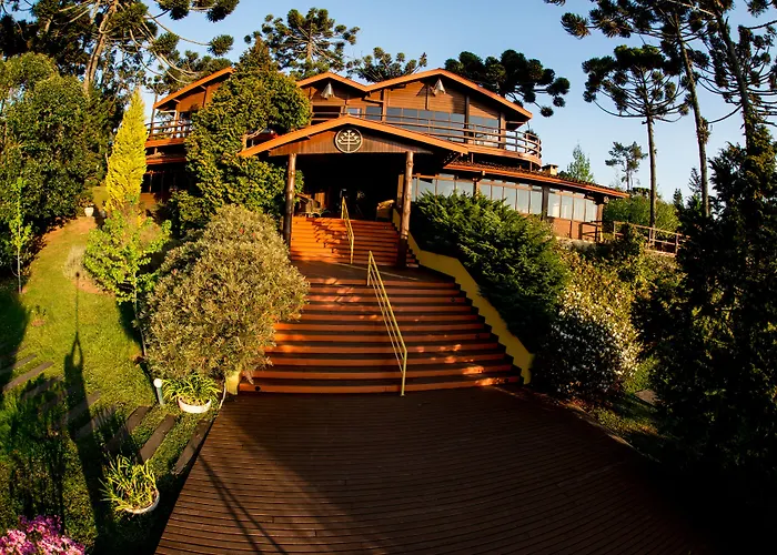 Surya-Pan Refugio Hotel - Super Pet Friendly Campos do Jordão