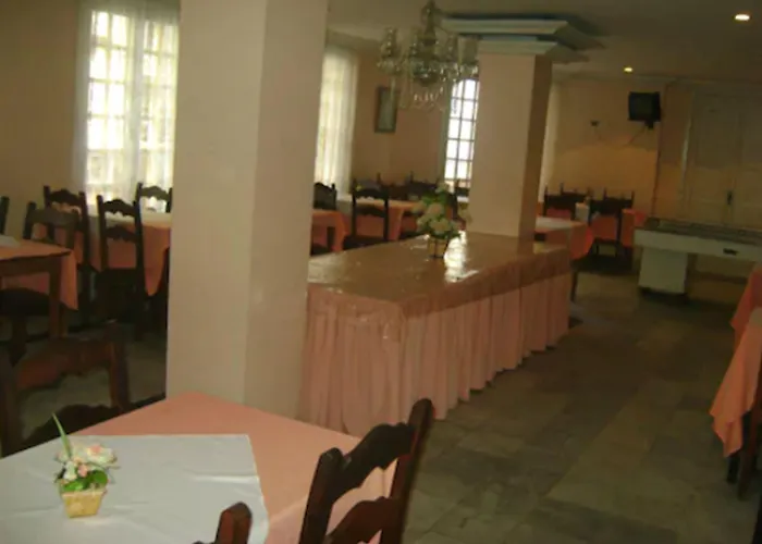 Sao Paulo Hotels for Romantic Getaway near Edificio Copan