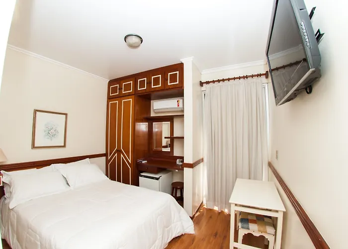 Hotel Marques Araras 