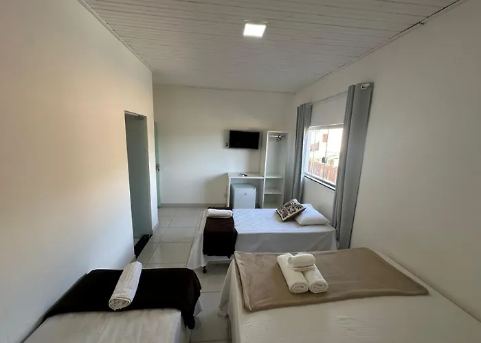 Hospedagem Casa Branca Localizada em um bairro nobre de Capitólio, Escarpas do Lago