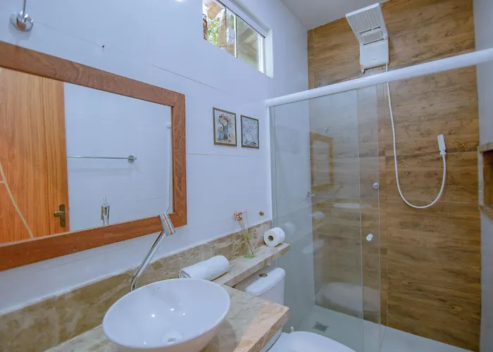 Haustierfreundliches Aruana Suites Com Cafe Da Manha,Piscina, Reserva Natural Da Sapiranga 5Km Da Vila De Praia Do Forte Castelo da Torre