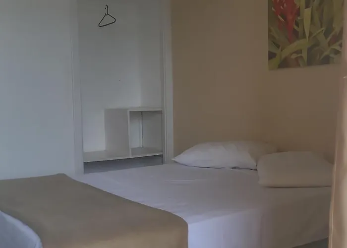 Ilhabela hotels near Trail Baepi Pico