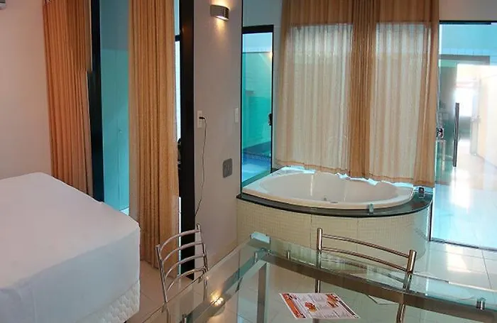 Status Motel Perimetral Adults Only Olinda