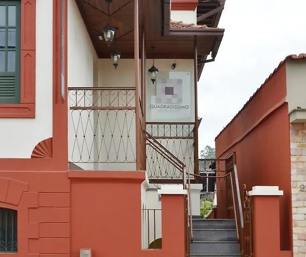 Quadradíssimo Apart-hotel Santa Bárbara