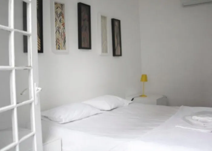 HBB Hostel Brasil- Vila Madalena - São Paulo-SP - Próximo a Beco do Batman, Paulista, Allianz Parque, Morumbi, Acesso 24hs aceita animais de estimação