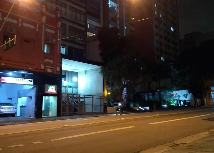 Hotel Tenda Brigadeiro - 5 Minutos a Pé do Metrô e Praça da Sé, 8 Minutos da Rua 25 de Março e Liberdade - Estacionamento Opcional São Paulo