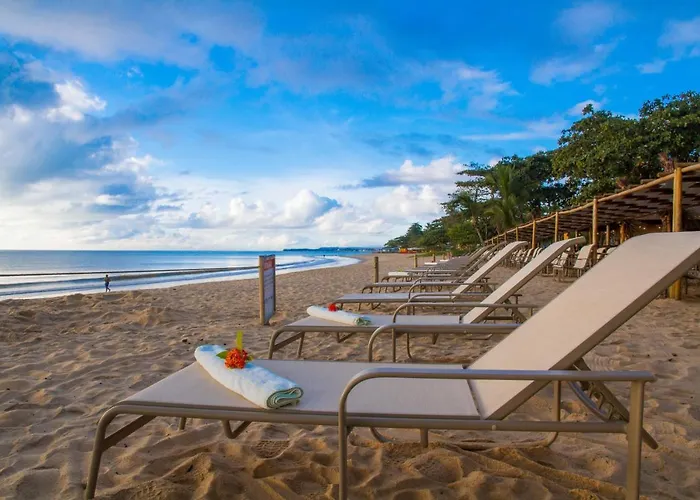 Porto Seguro hotels near Watch Square